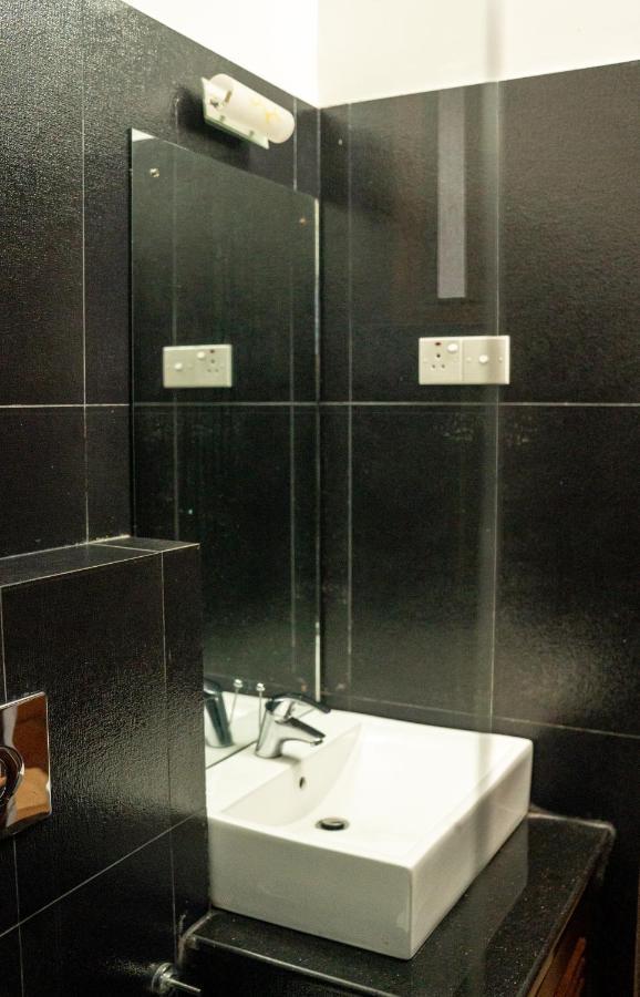 סרי ג'ייוורדנפורה קוטה Battaramulla Boutique Villa מראה חיצוני תמונה